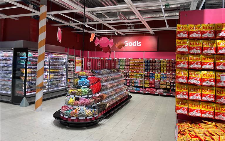 Godisavdelningen i den nya butiken.
